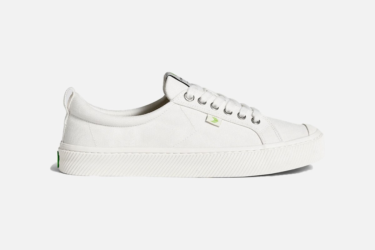 Cariuma Oca Low Sneakers