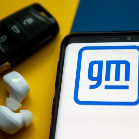 GM logo