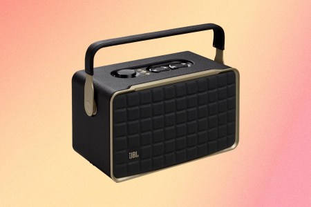 JBL Authentics 300, a new wifi speaker from JBL